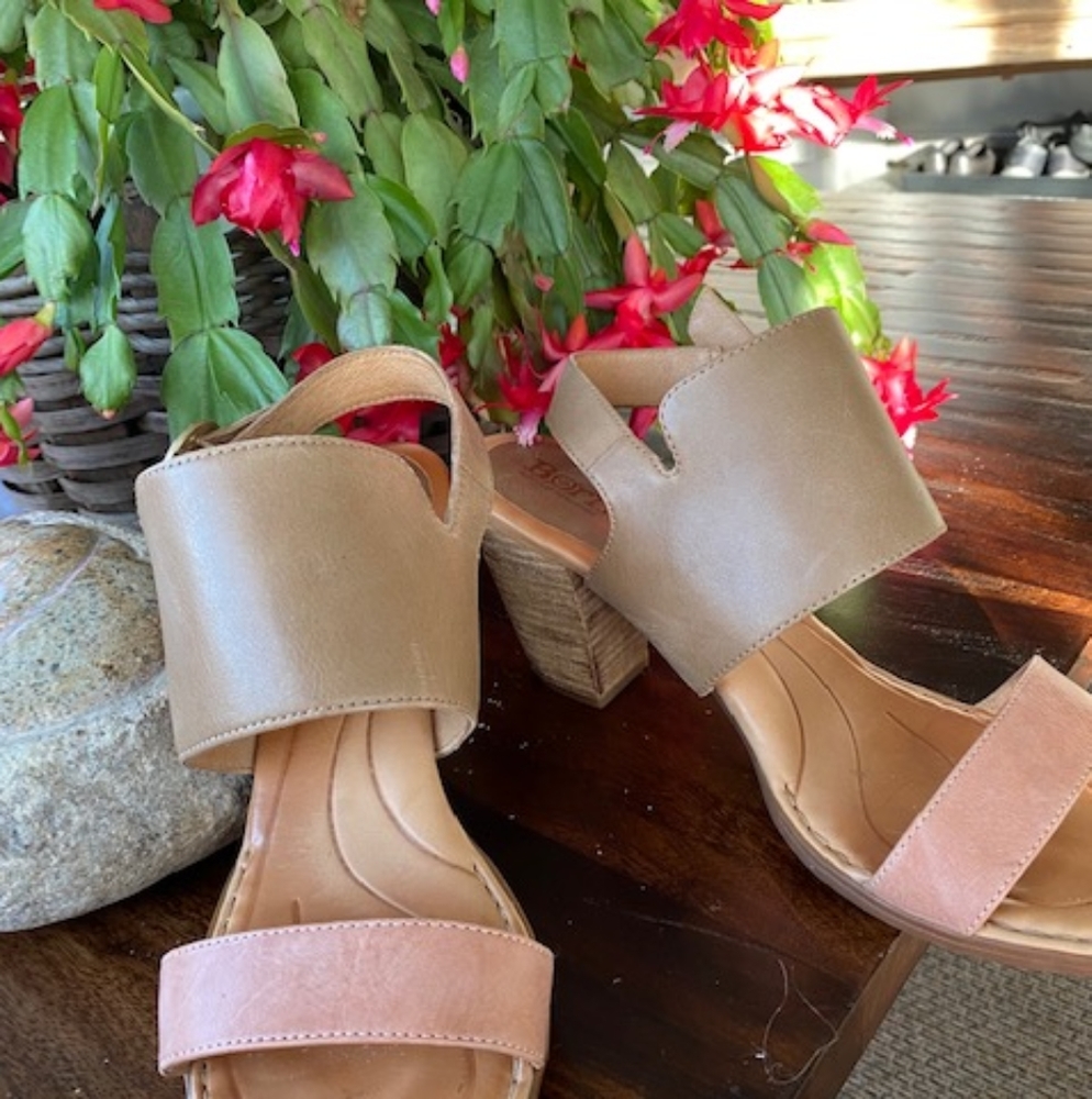 Born, size 11 Sandals